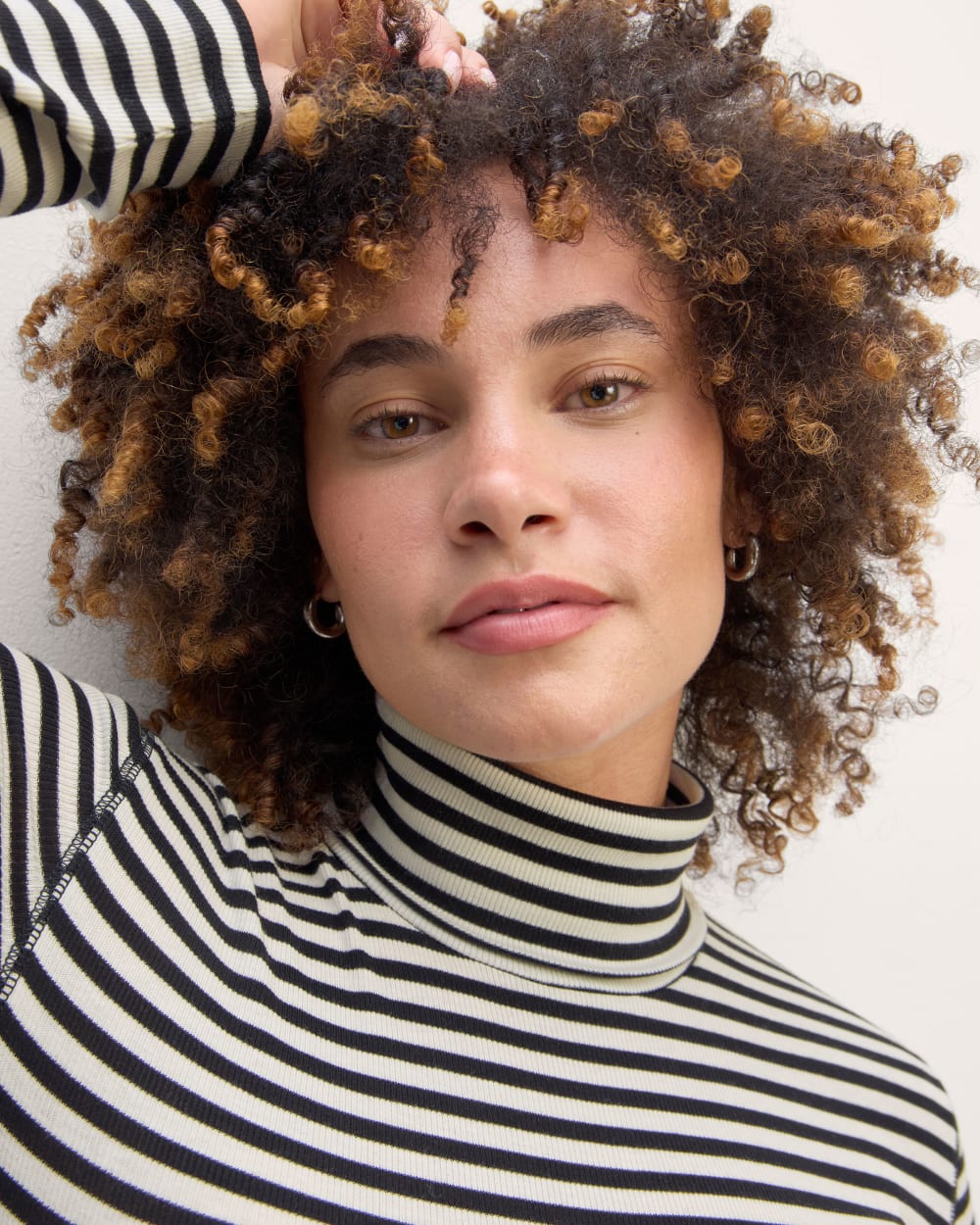 The Luxe Rib Turtleneck in Bone / Black — detail view