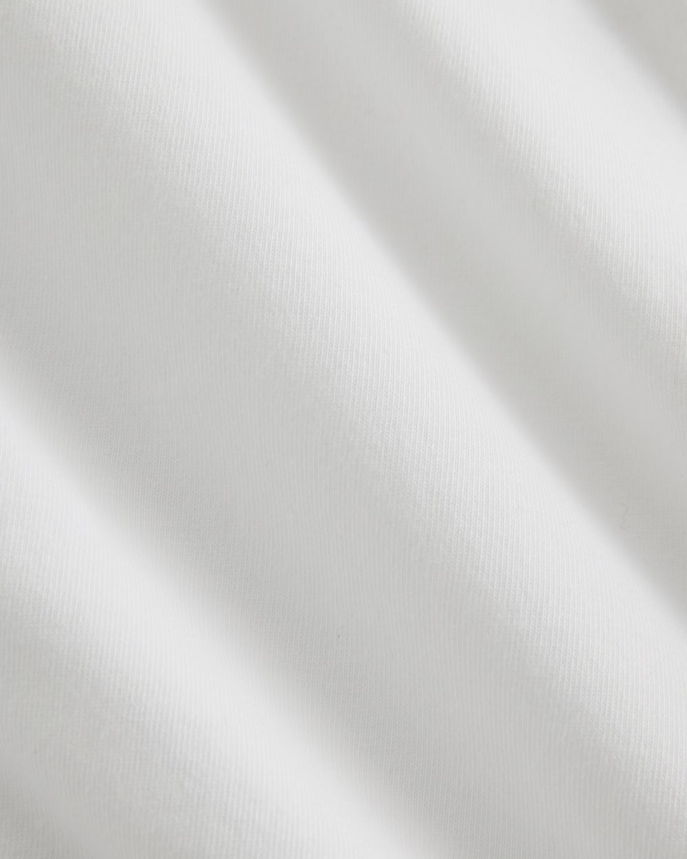 Button-Up Shirt in Essential Cotton in White — detail view