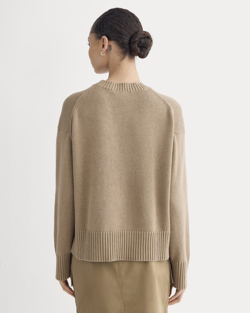 The Boxy Sweater in Everyday Cotton in Dark Heathered Camel — detail view