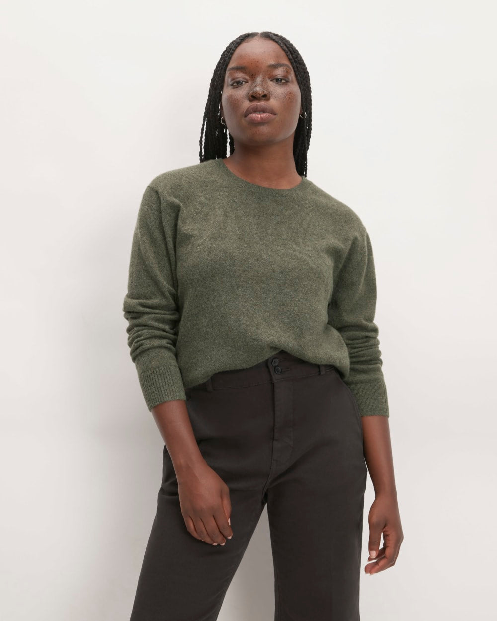 The Classic Crew in Cashmere in Heathered Army Green — front view
