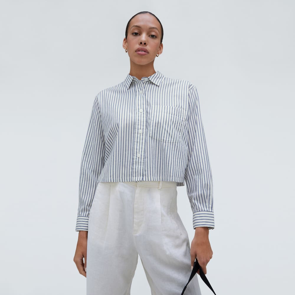 The Way-Short Shirt in Silky Cotton in Deep Blue / Canvas — detail view