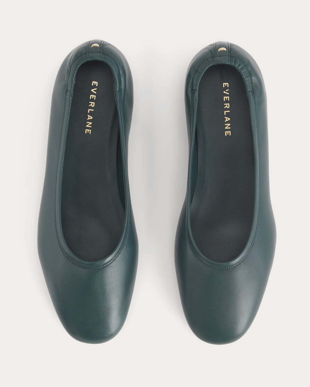 Made in Italy Flat in Juniper — detail view