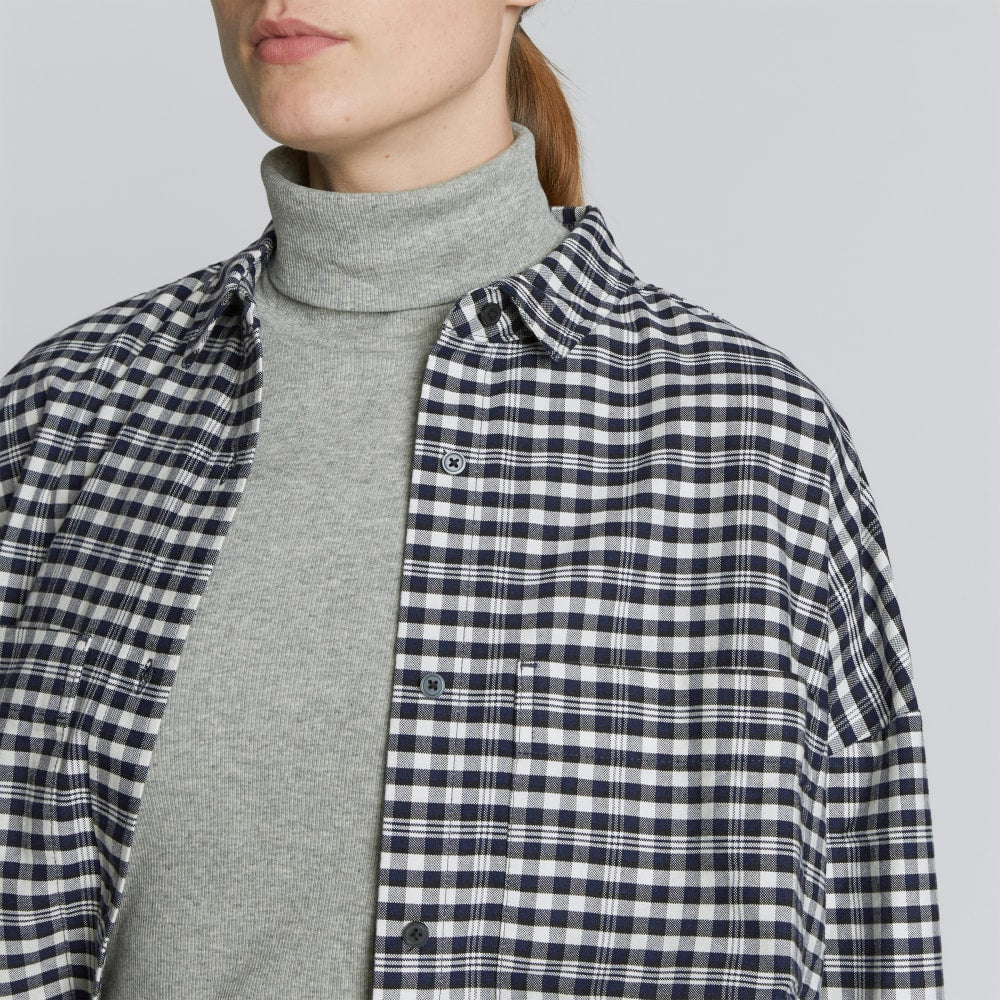 The Boxy Oxford in Ocean Cavern Plaid — detail view
