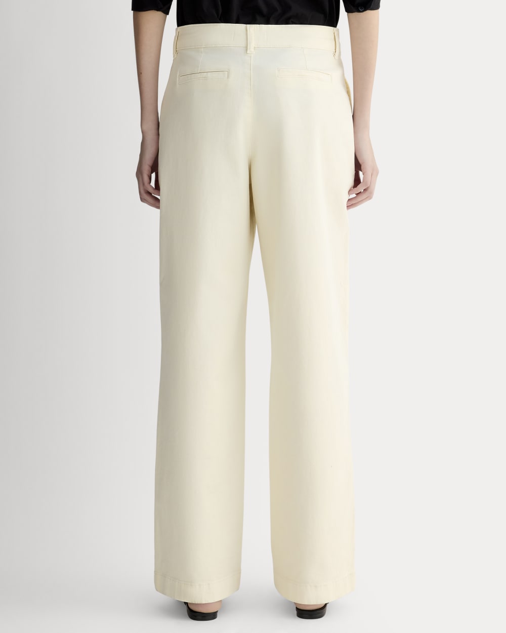 The Wide-Leg Chino in Birch — detail view