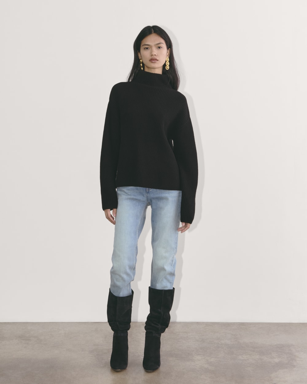The Fisherman Turtleneck in Wool Cashmere in Black — detail view