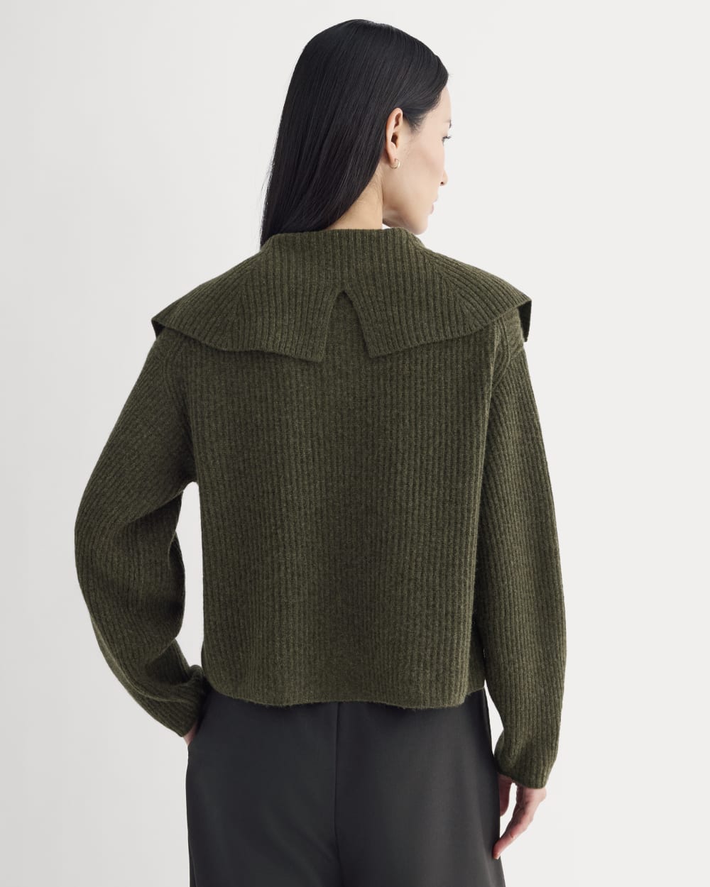 Fisherman Cardigan in Wool Cashmere in Heather Beech — detail view