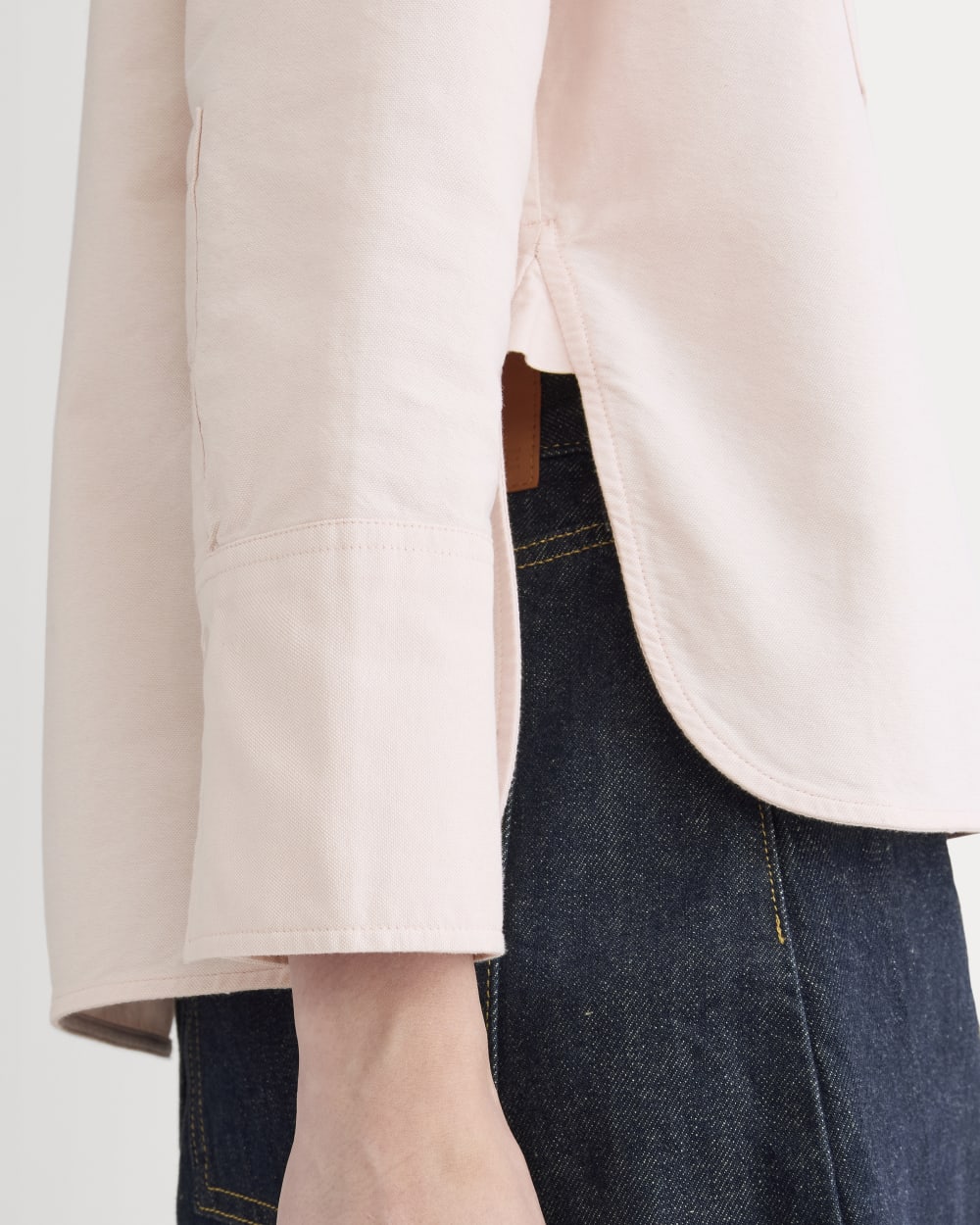 The Boxy Oxford in Rose Quartz Chambray — detail view