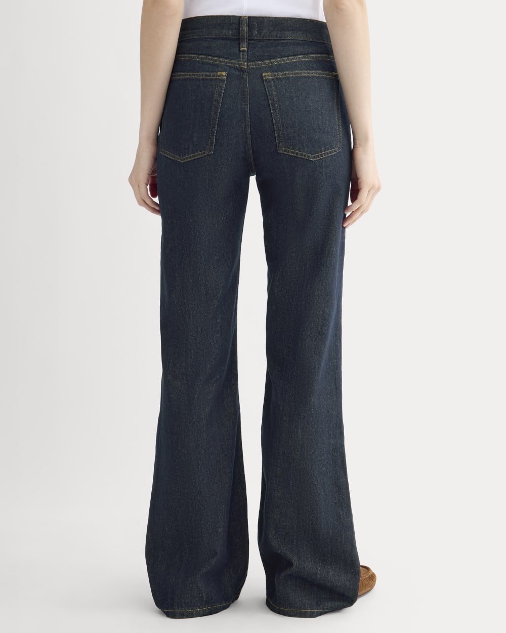 Relaxed Mid-Rise Bootcut Jean in Tungsten Rinse — detail view