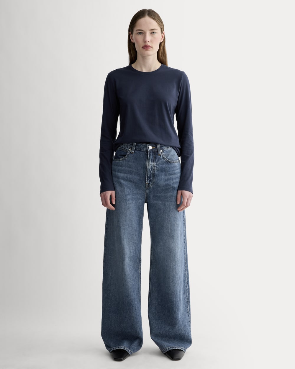 The Slim Long-Sleeve Crew in Essential Cotton in Navy — detail view