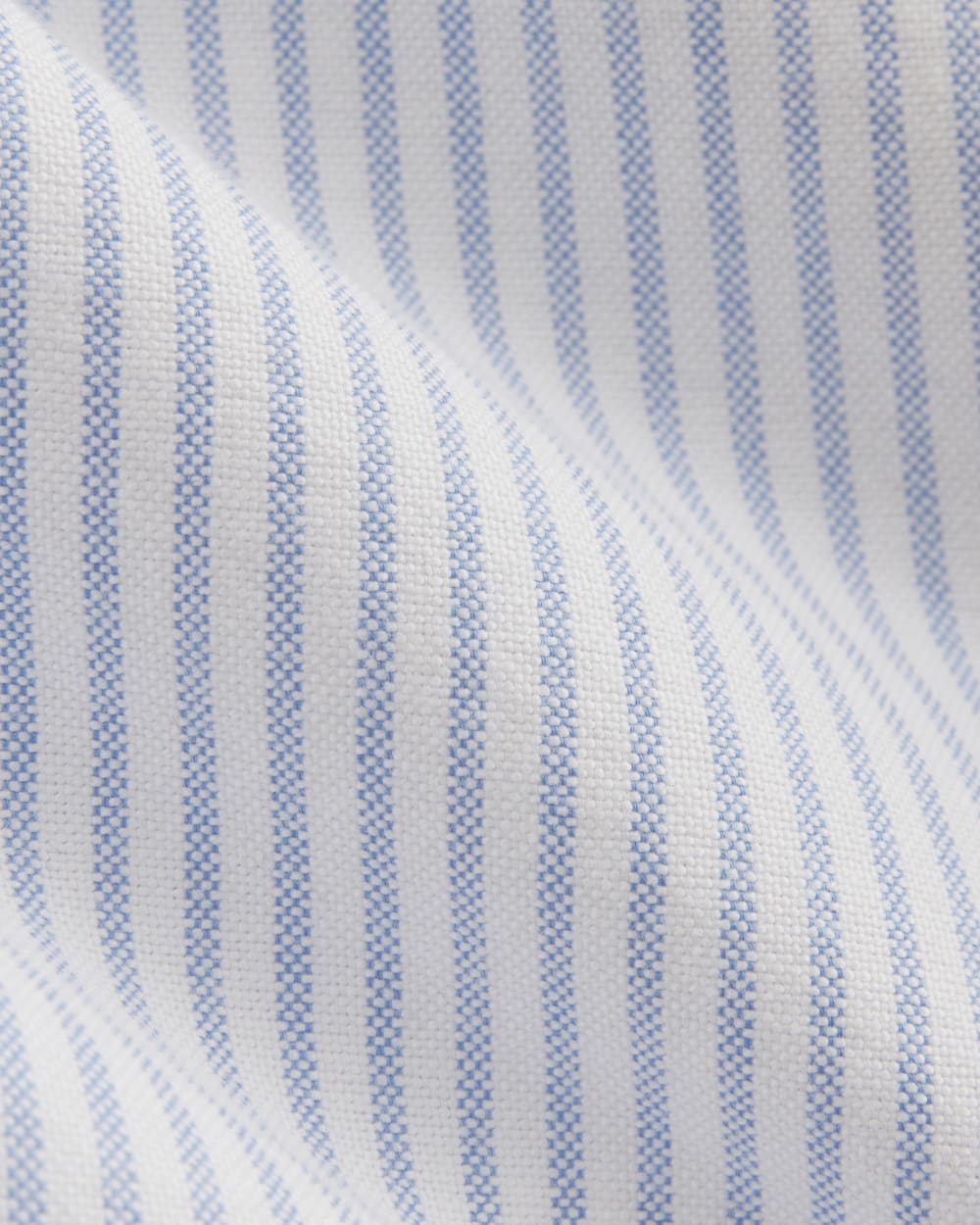 The Boxy Oxford in White / Blue — detail view
