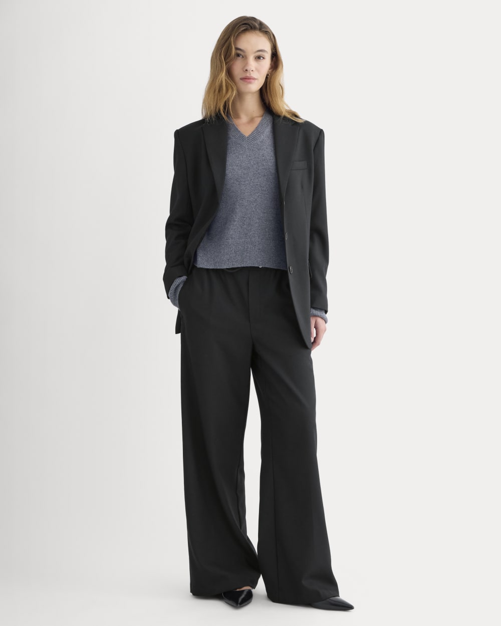 The Pull-On Trouser in Tailor Twill in Black — front view