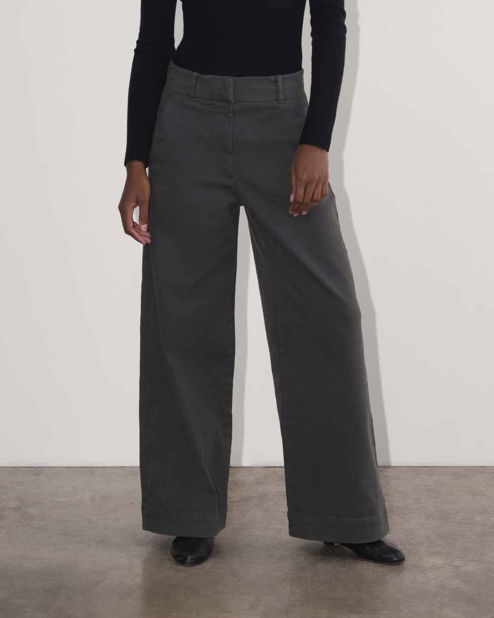 The Phoebe Trouser in Graphite — detail view