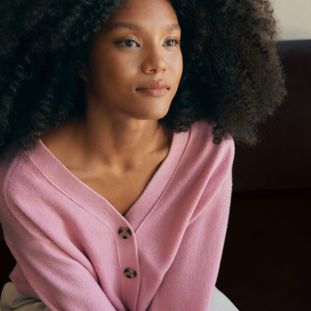 The Cashmere Cardigan in Bubblegum — detail view