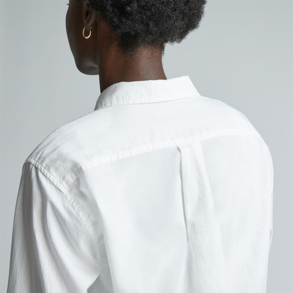 The Must-Have Shirt in Silky Cotton in Off-White — detail view