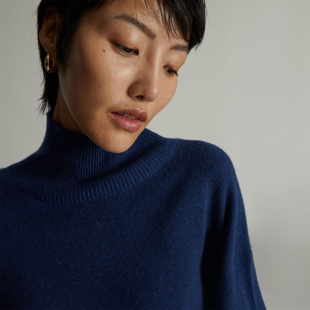 The Cashmere Oversized Turtleneck in Bright Navy — detail view