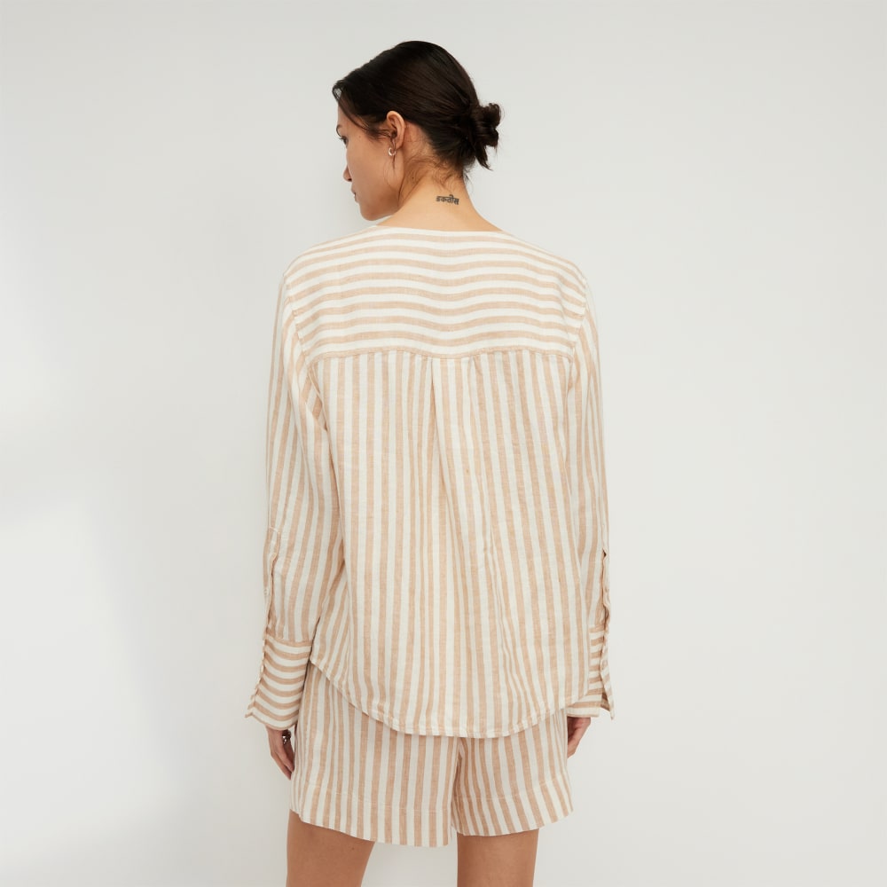 The Linen Popover Shirt in Bone / Caramel — detail view