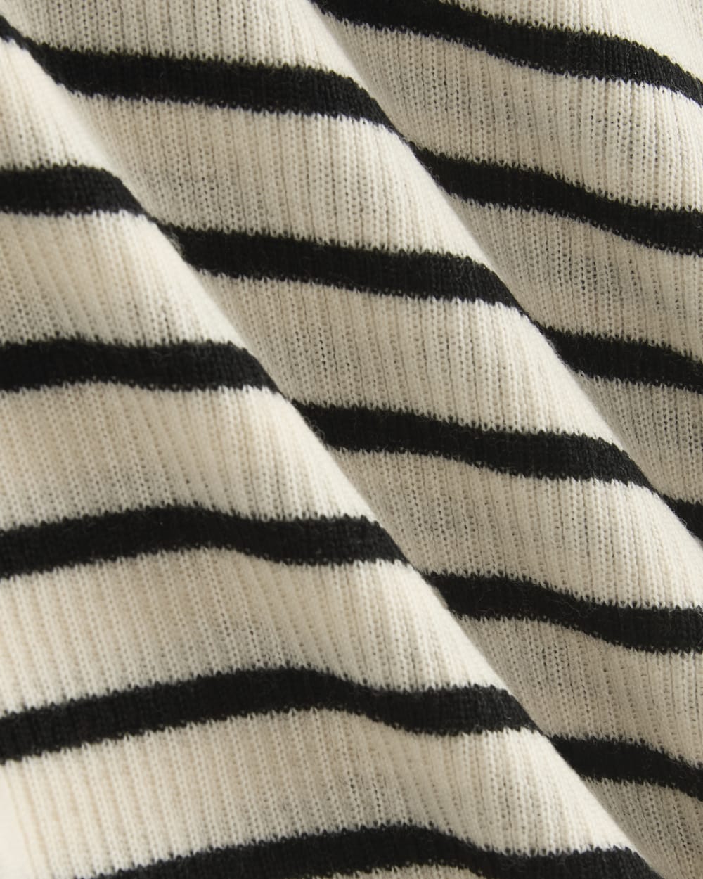 The Cropped Crew Top in Ultrafine Merino in Parchment / Black — detail view
