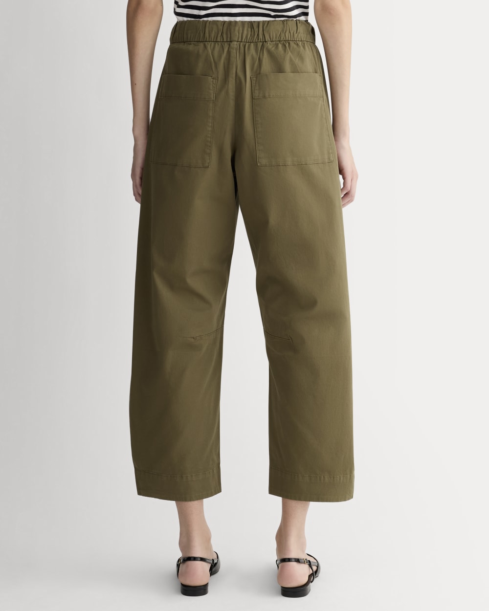 The Easy Barrel Pant in Olive — detail view