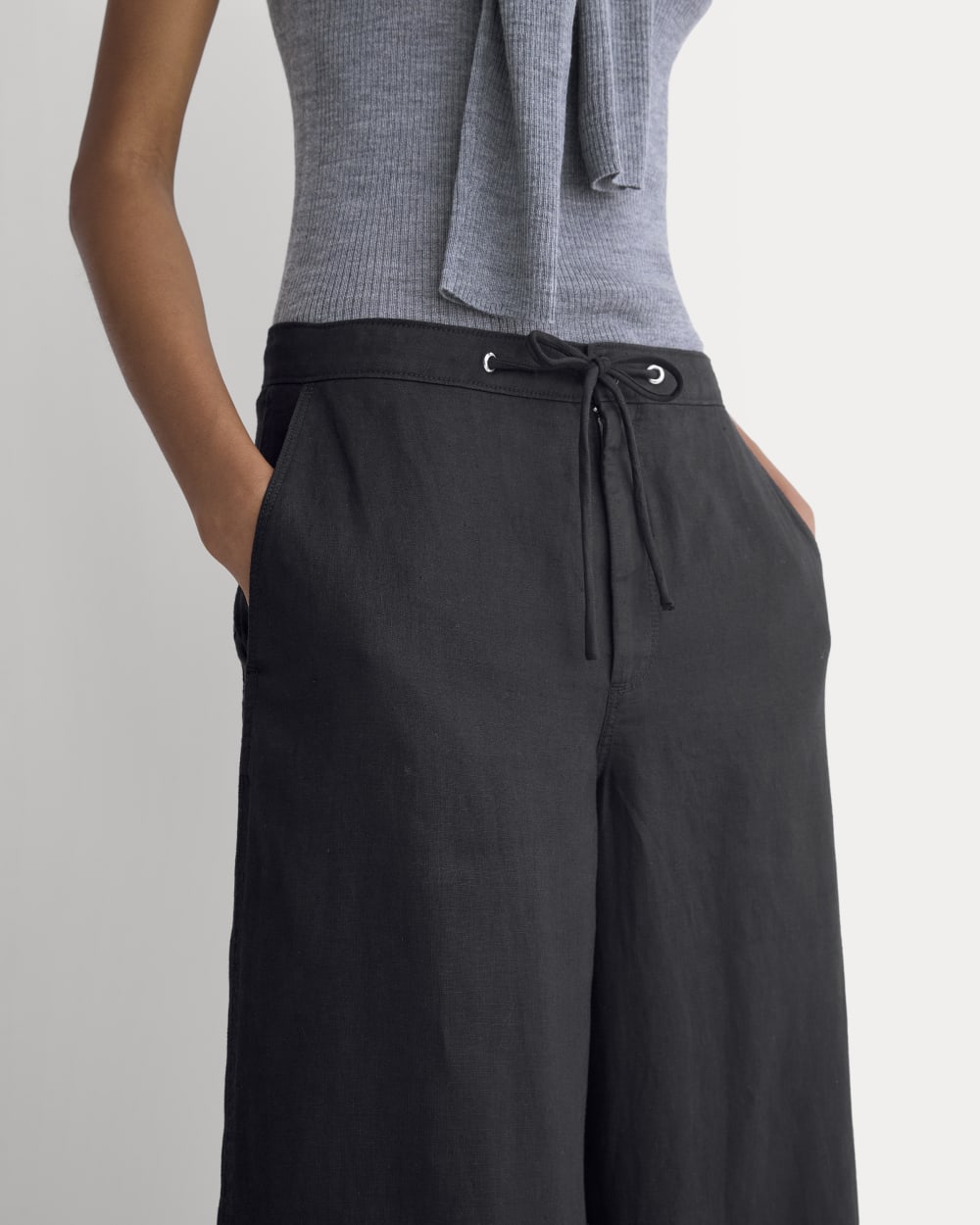 Wide-Leg Drawstring Pant in Linen in Black — detail view