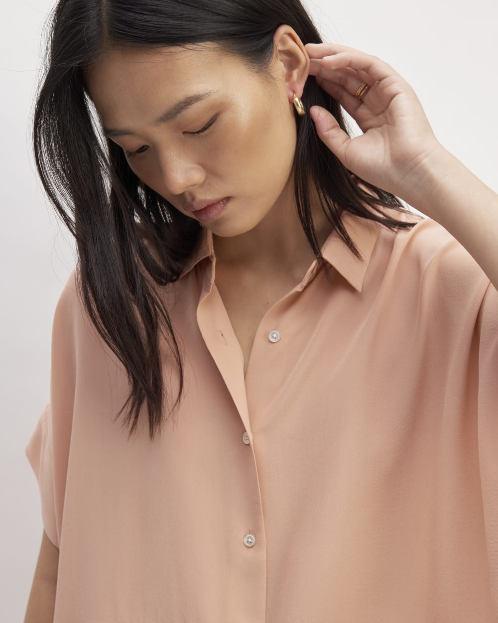 The Boxy Shirt in Washable Silk in Blush Pink — detail view