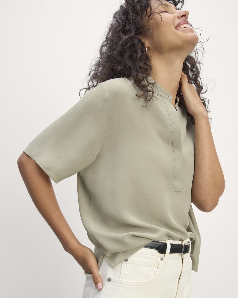 The Popover Top in Washable Silk in Seagrass — detail view