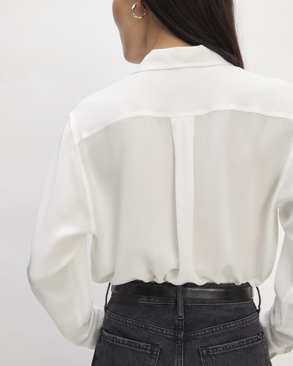 The Utility Shirt in Washable Silk in Off-White — detail view