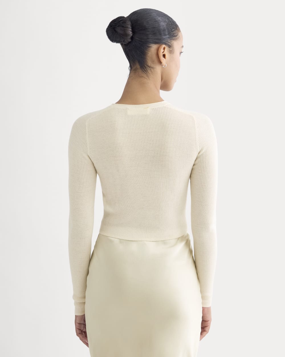 The Cropped Crew Top in Ultrafine Merino in Parchment — detail view