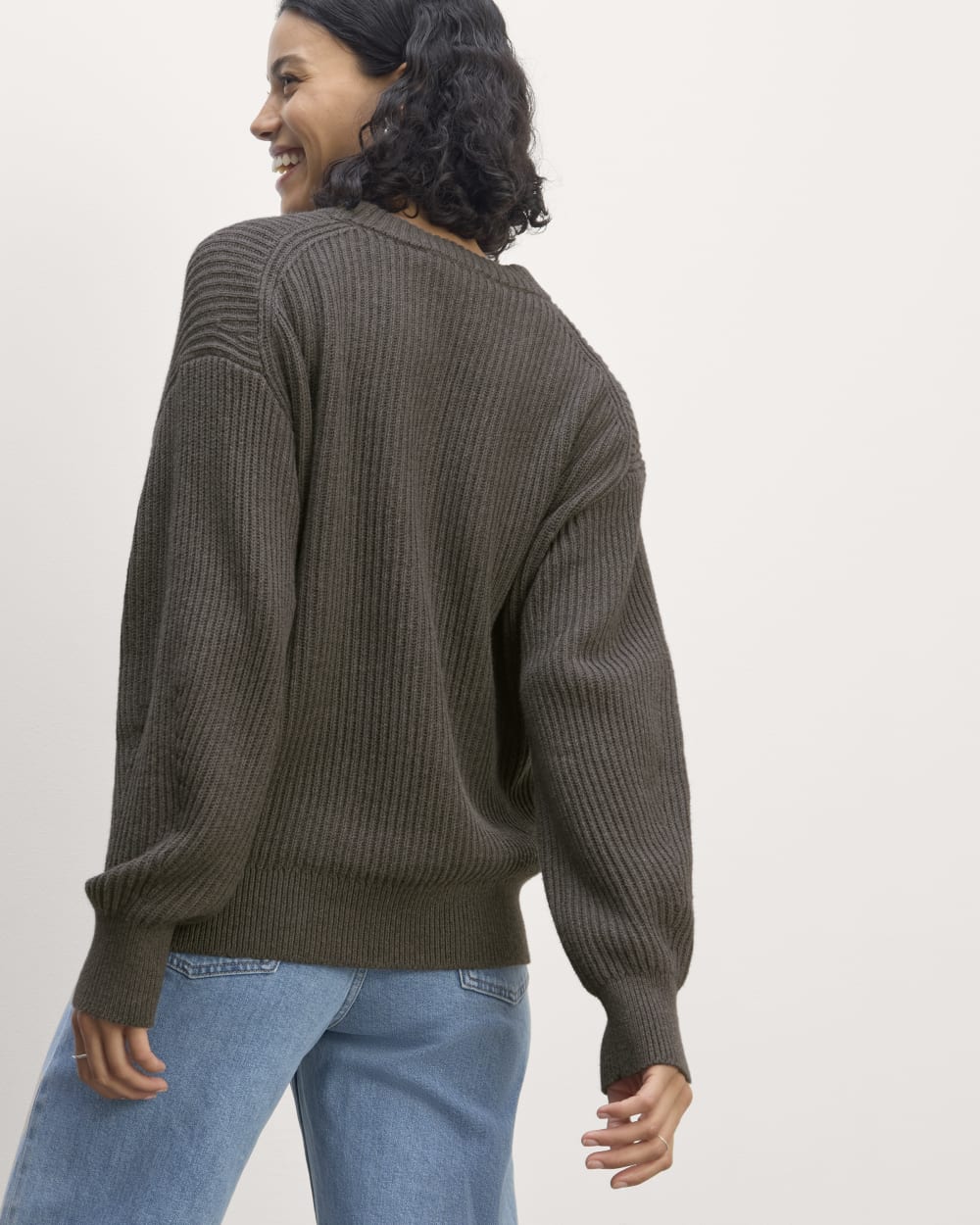 The Cocoon Crew in Everyday Cotton in Heathered Charcoal — detail view