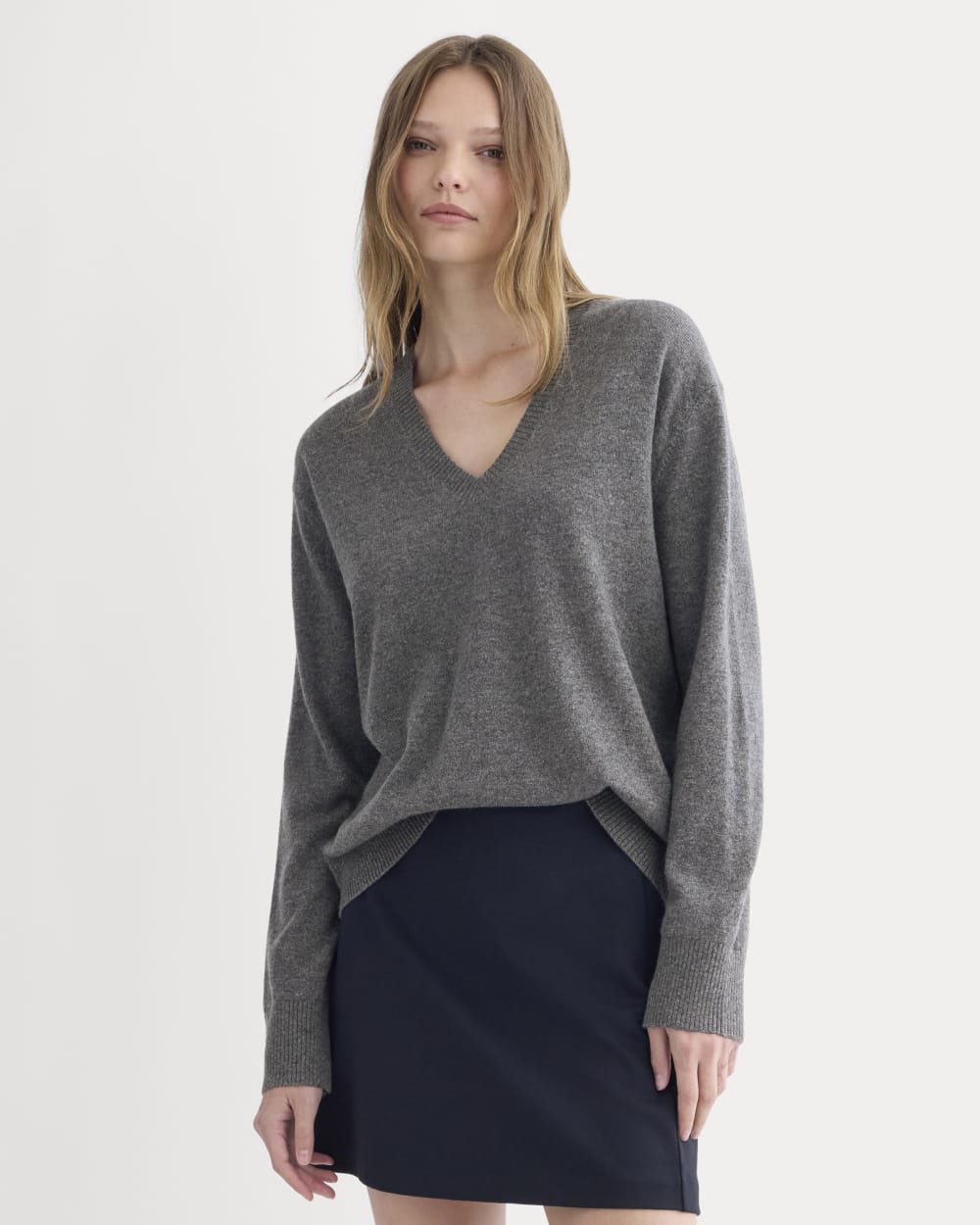 The Classic V in Cashmere in Heather Charcoal — front view
