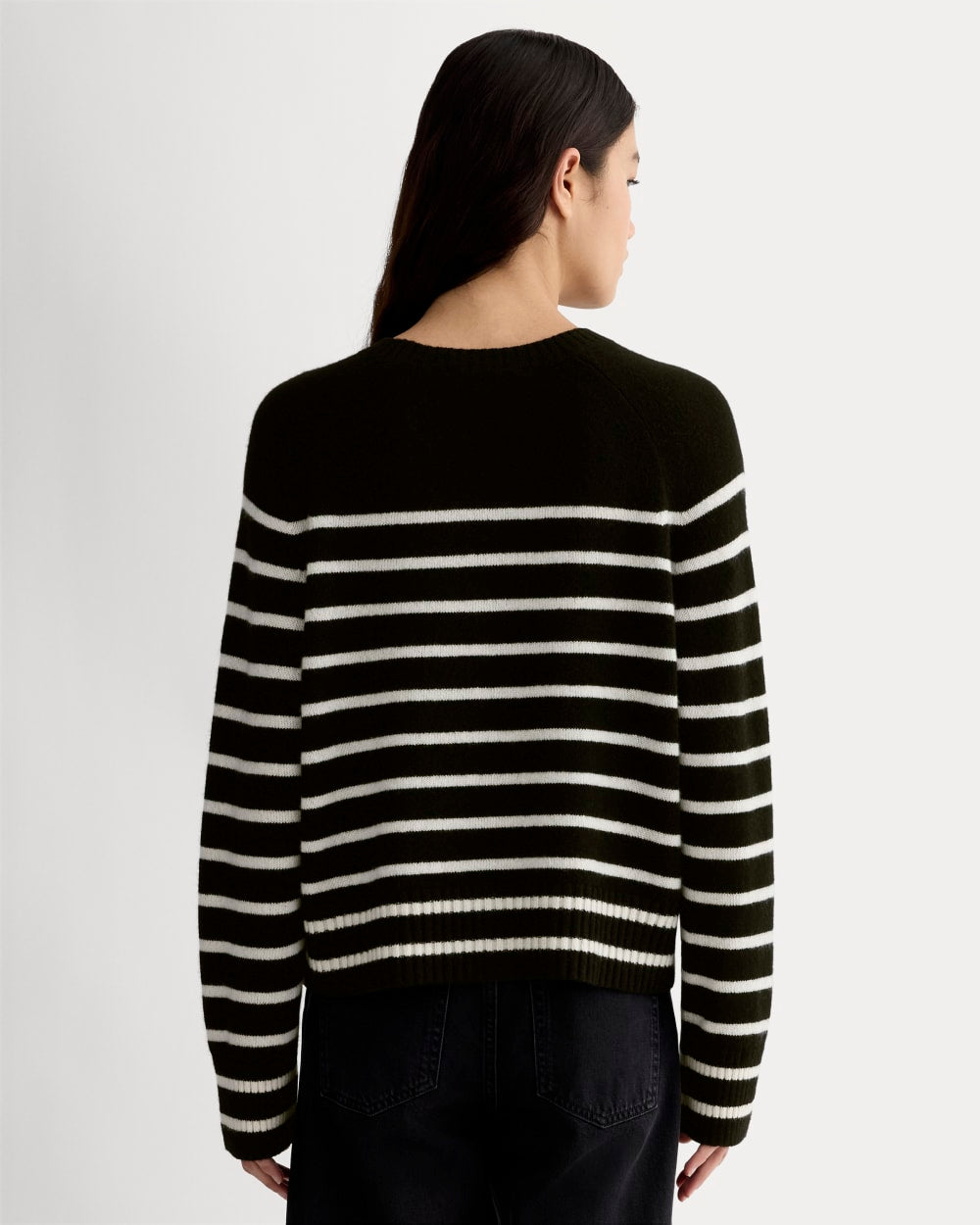 The Boxy Crew in Cashmere in Black / Bone — detail view