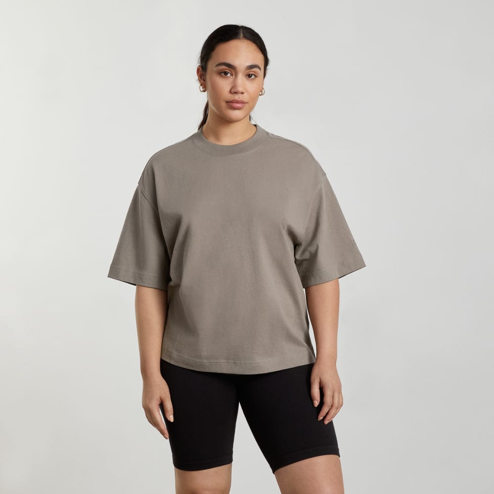 The Premium Weight Relaxed Tee in Clay — alternate view