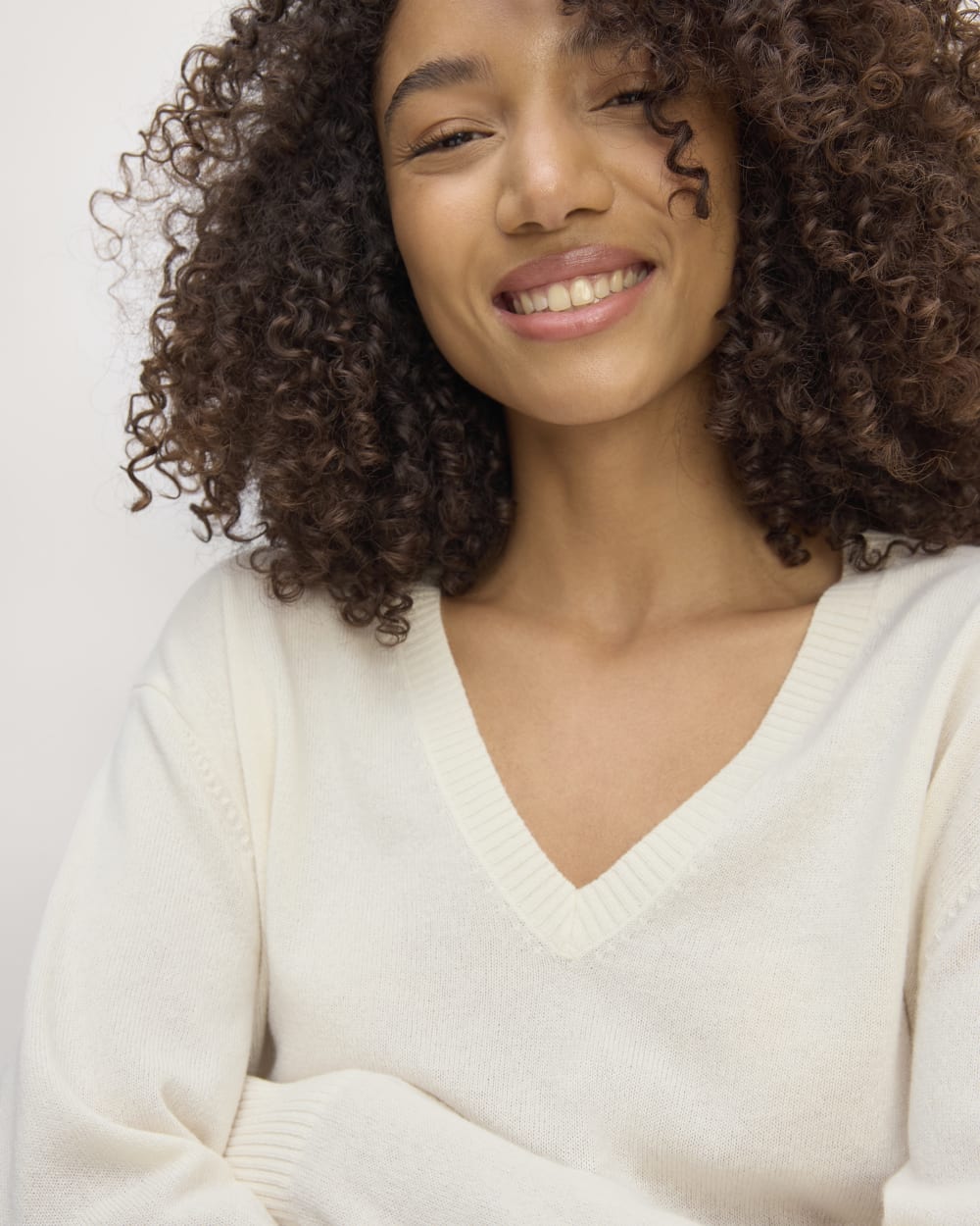 The Classic V in Cashmere in Bone — detail view