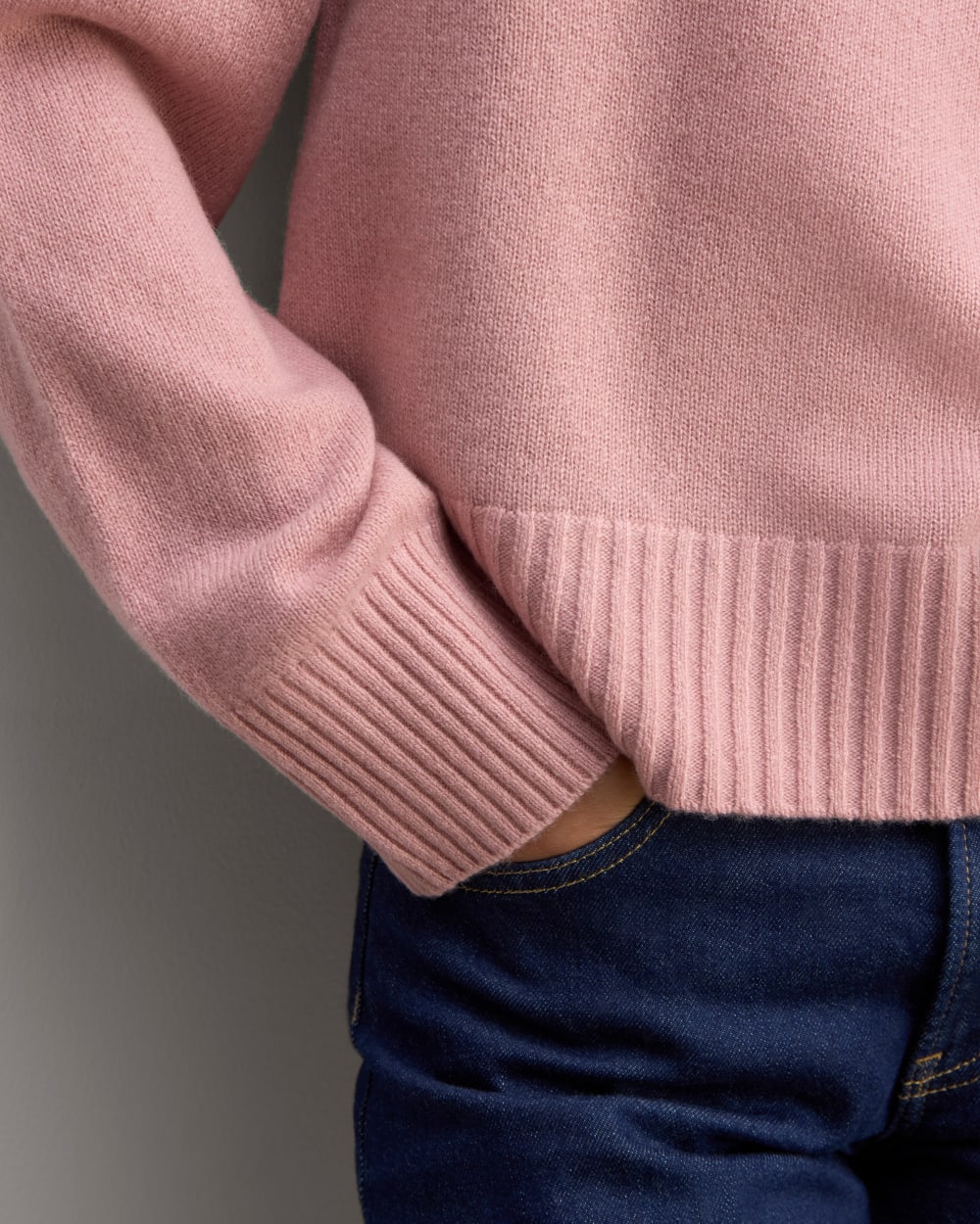 The Boxy Crew in Cashmere in Clay Pink — detail view