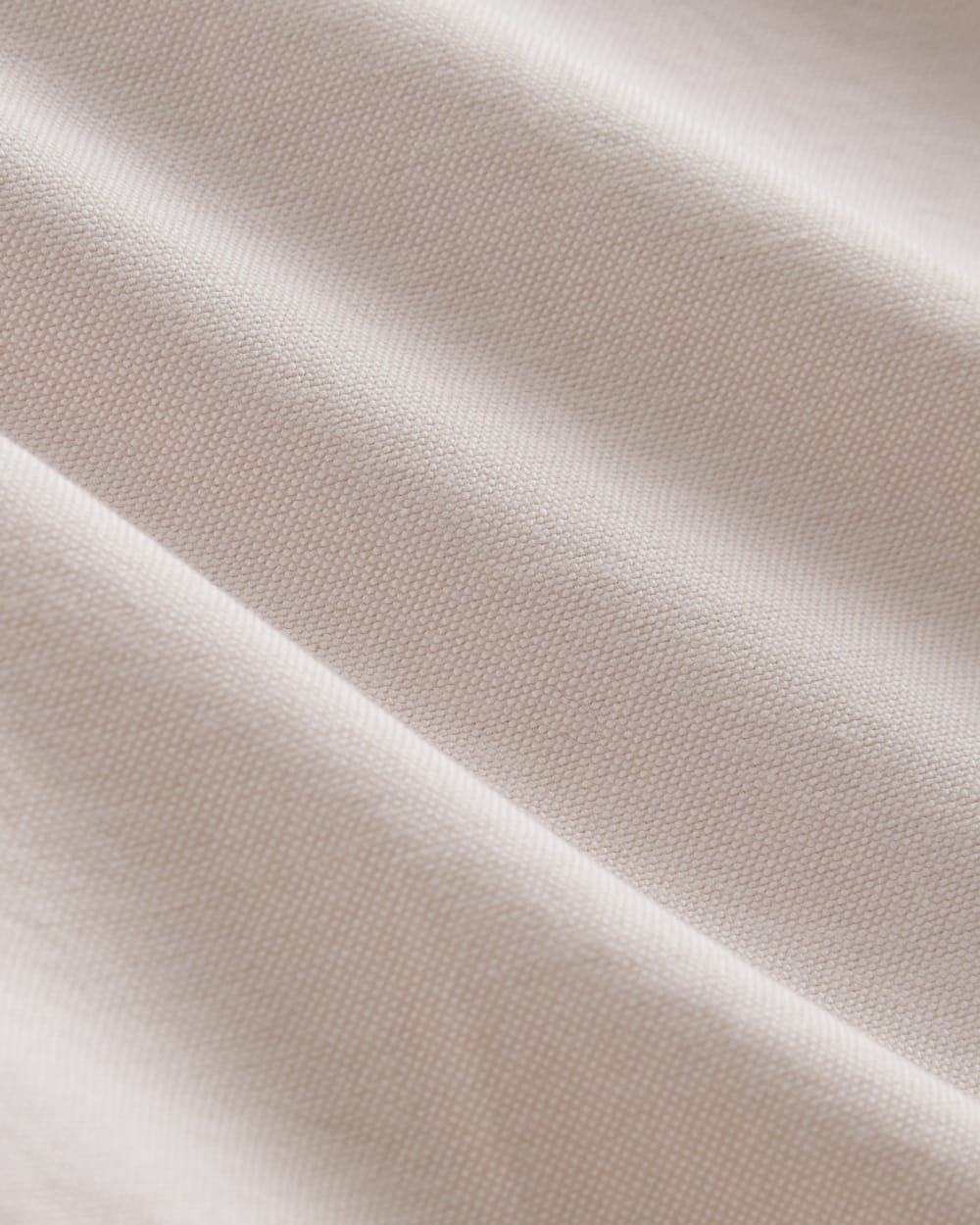 The Boxy Oxford in Rose Quartz Chambray — detail view