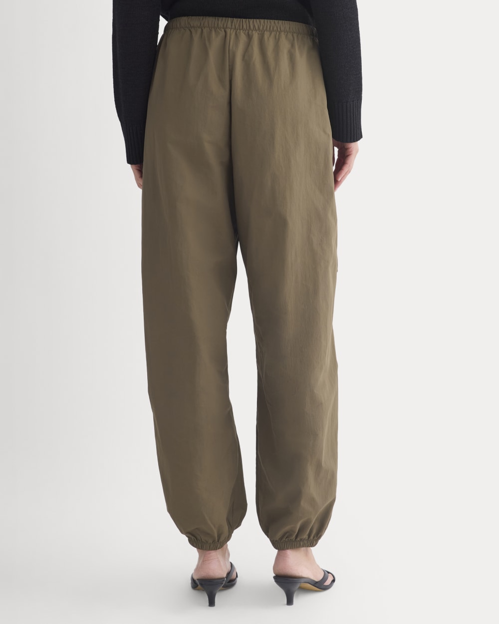 Parachute Pant in Beech — detail view
