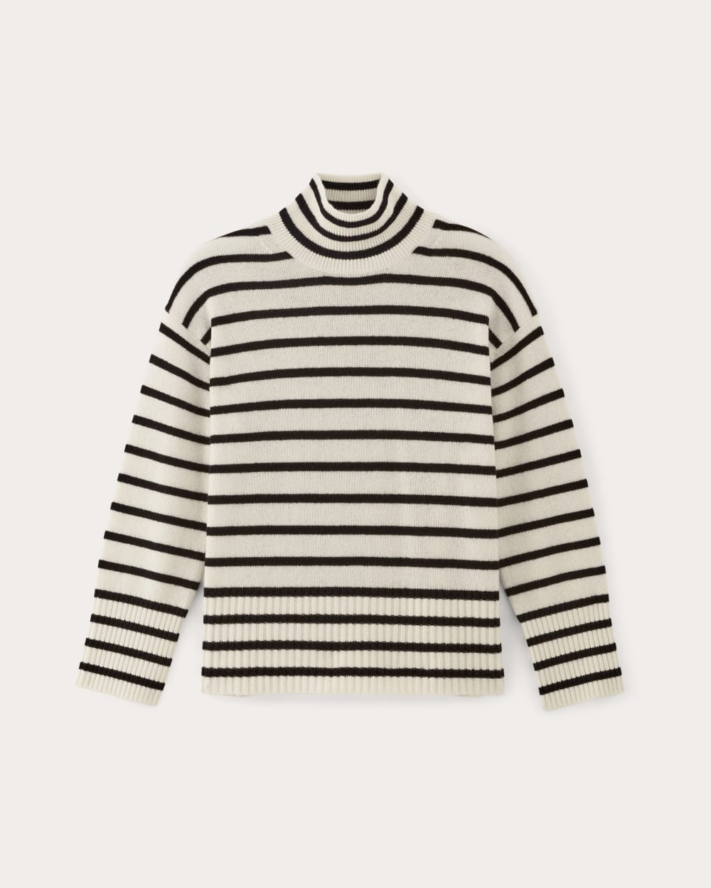 The Boxy Turtleneck in Cashmere in Bone / Black — alternate view