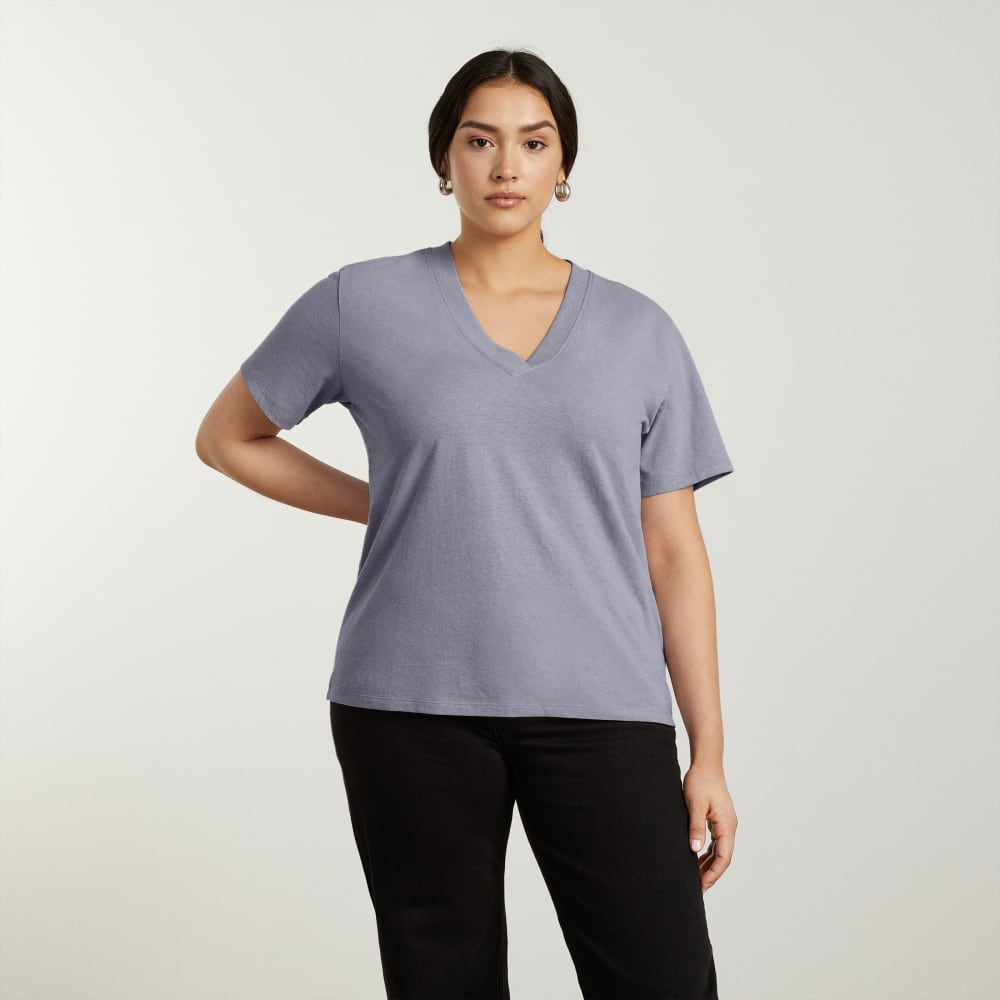 The Vintage V-Neck Hemp Tee in Lilac Grey — alternate view