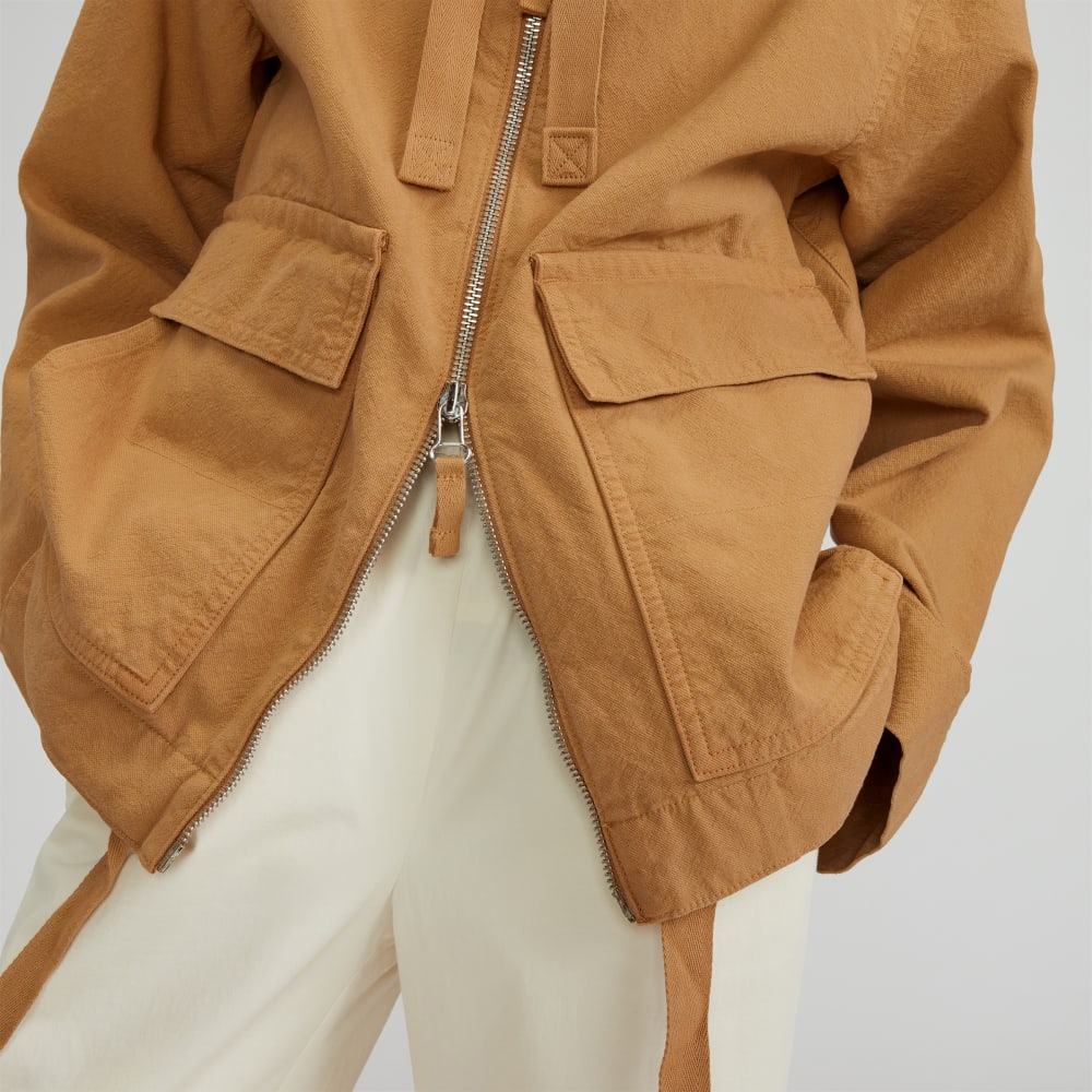 The Canvas Organic Cotton Anorak in Cappuccino — detail view