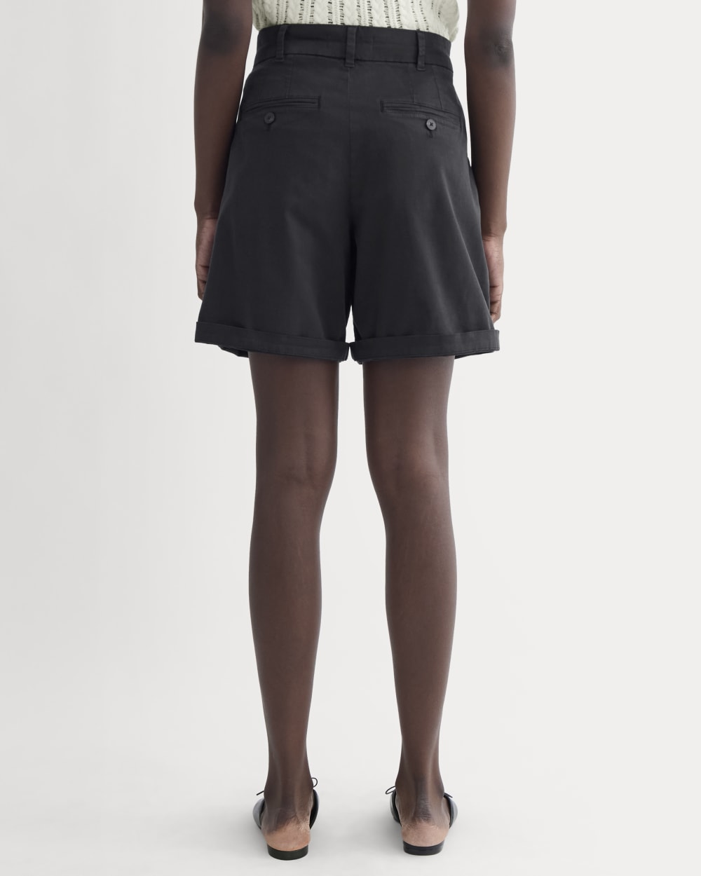The Pleated Chino Short in Black — detail view
