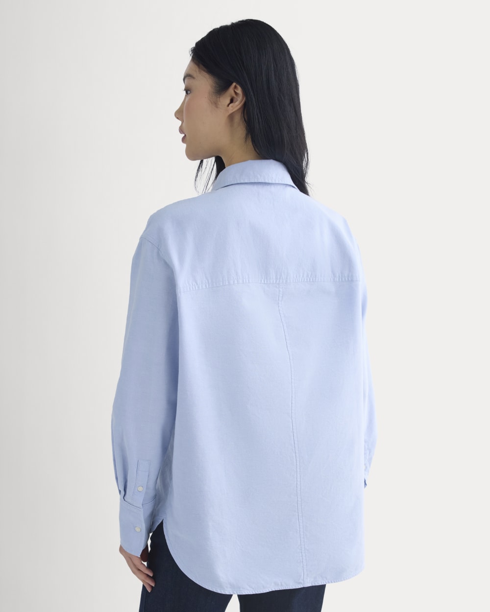 Everyday Oxford Shirt in Light Blue — detail view