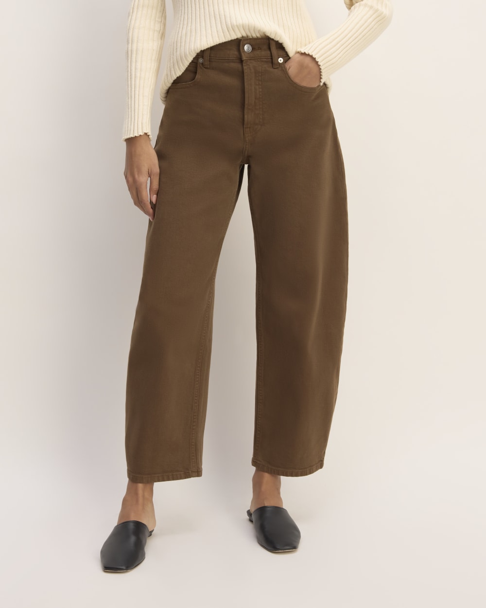 The Way-High® Curve Jean in Cocoa — detail view
