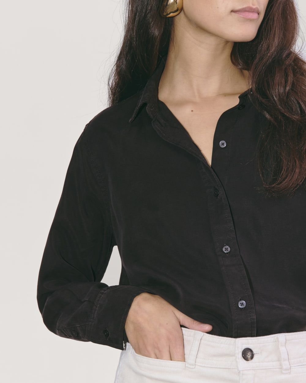 The Must-Have Shirt in Butterlite in Black — detail view
