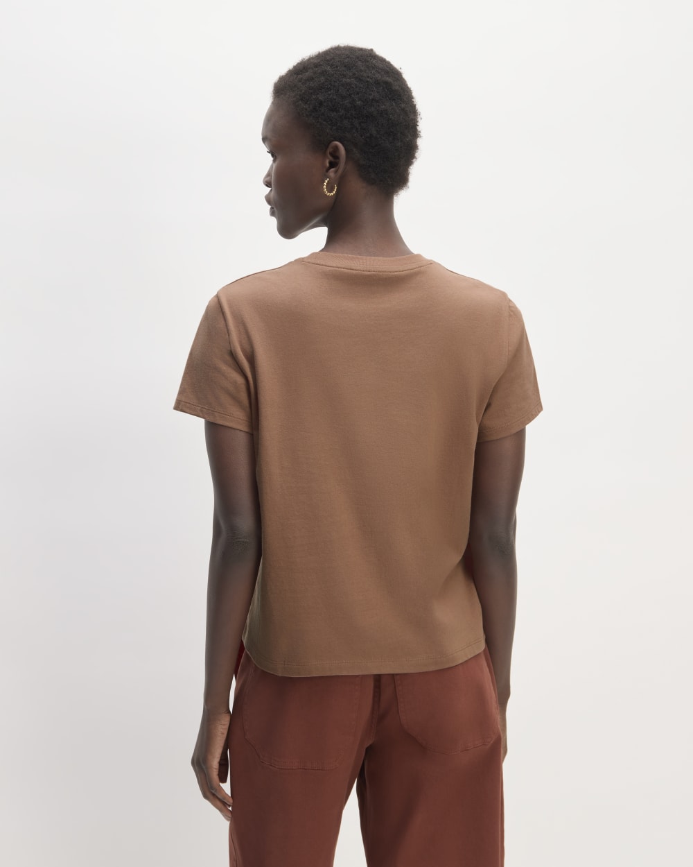The Box-Cut Tee in Essential Cotton in Carob Brown — detail view