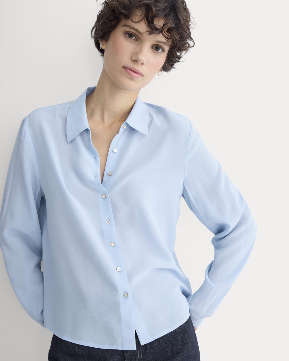 Shrunken Top in Washable Silk in Open Air Blue — front view
