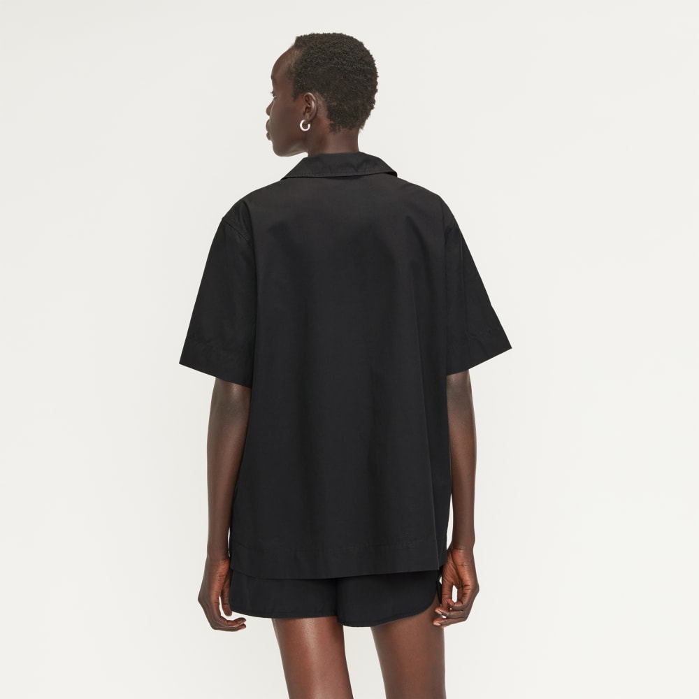 The Poplin Shirt in Black — detail view