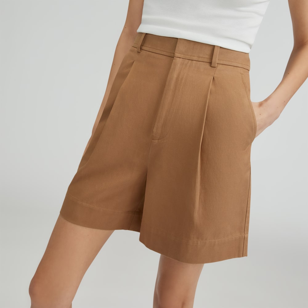 The Draper Short in Buttersmooth in Toasted Coconut — detail view