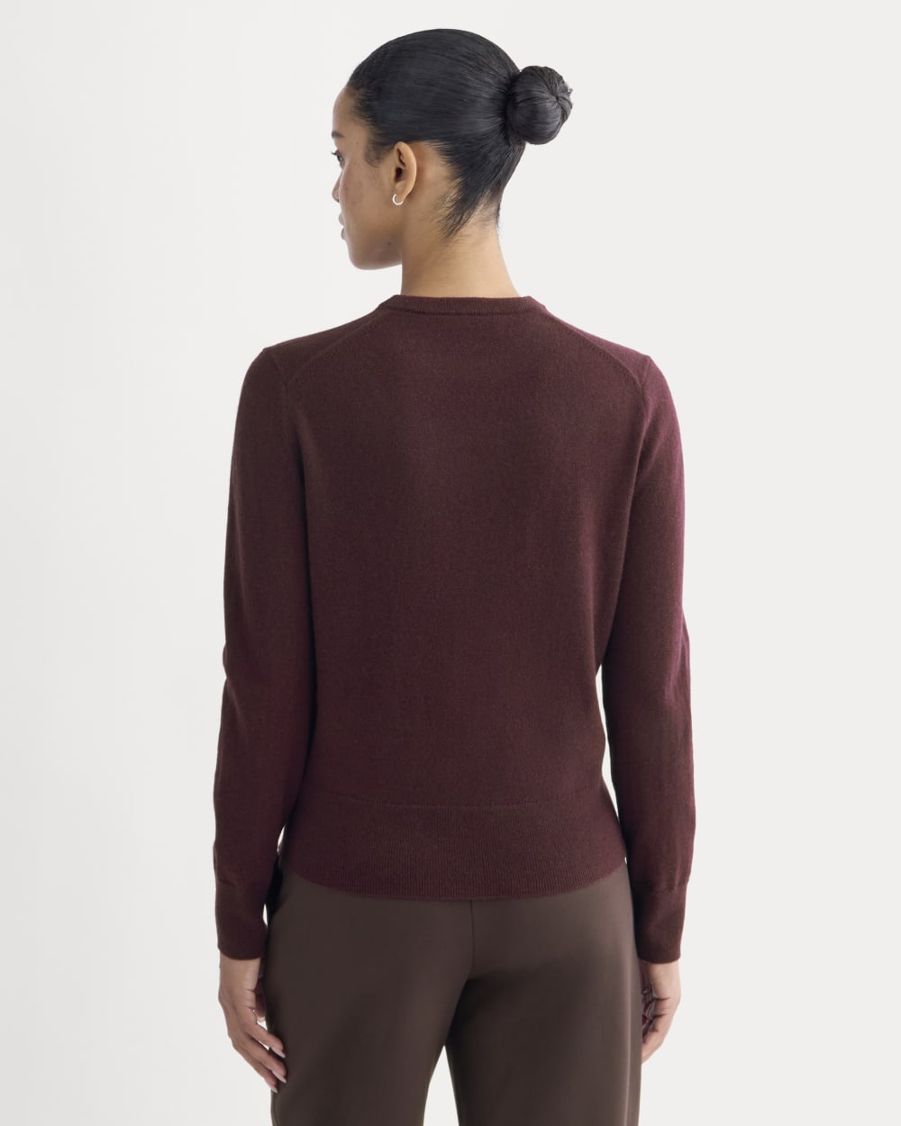 Cashmere Slim Crew Sweater in Wine — detail view