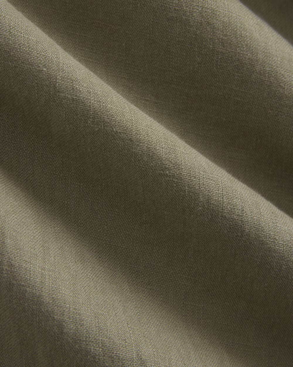 The Drawstring Pant in Linen in Overland — detail view