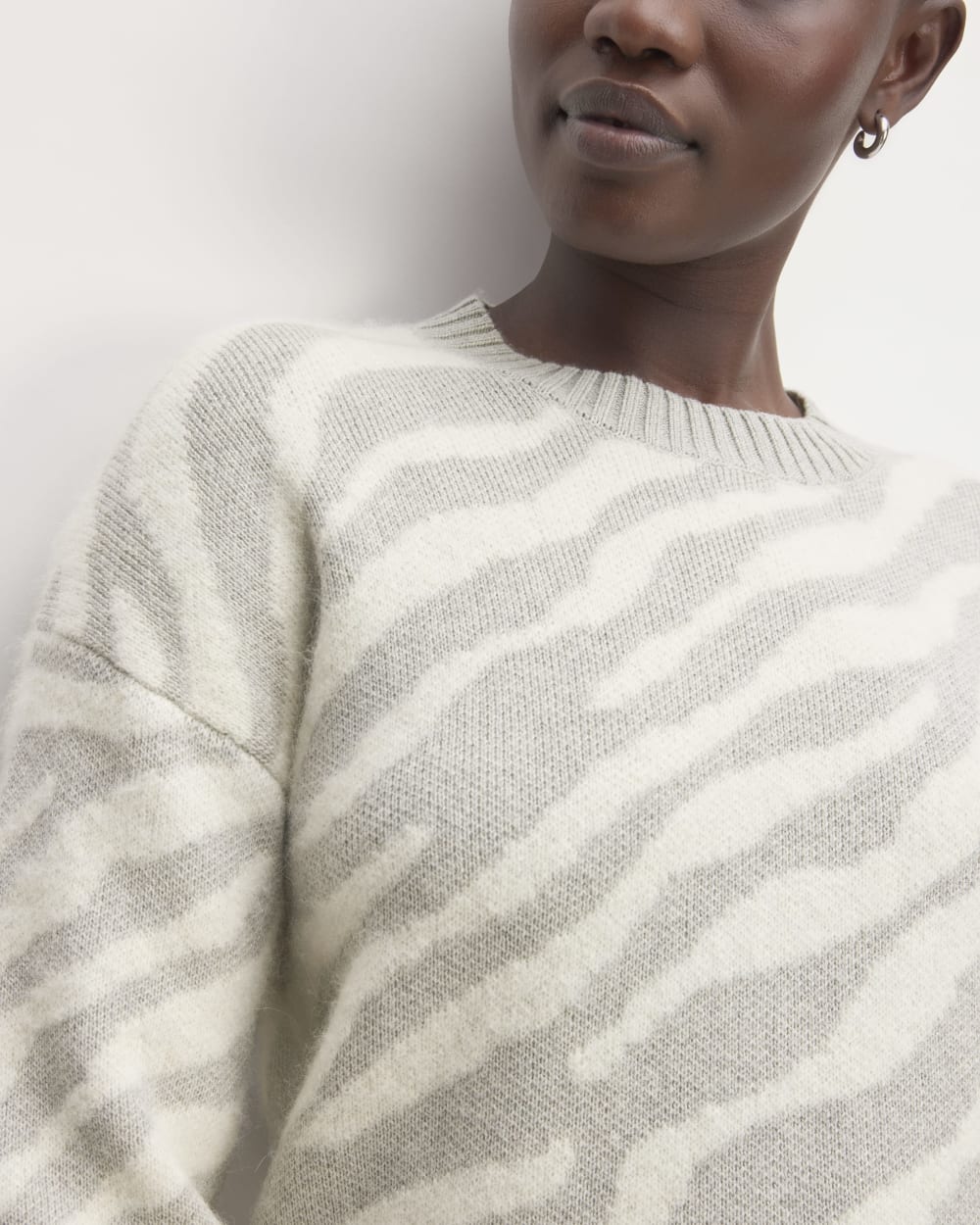 The Alpaca Tiger Jacquard Crewneck in Heathered Grey / Snow — detail view