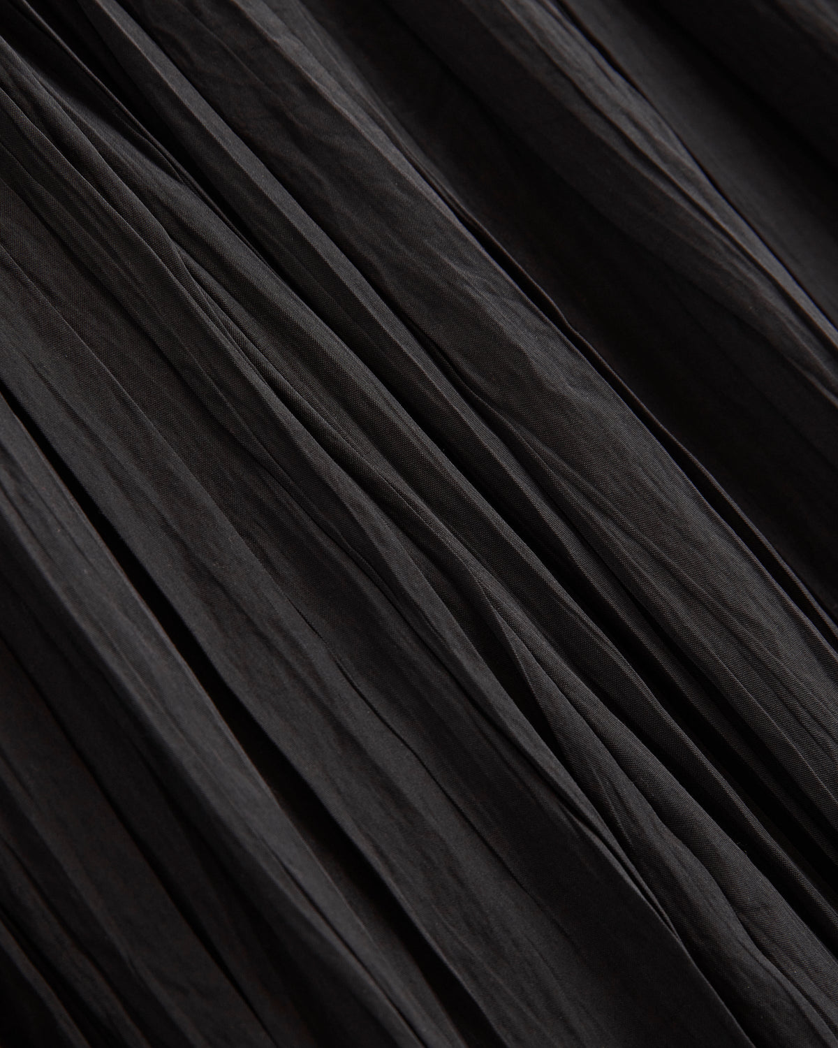 Crinkle Wide-Leg Pant in Black — detail view